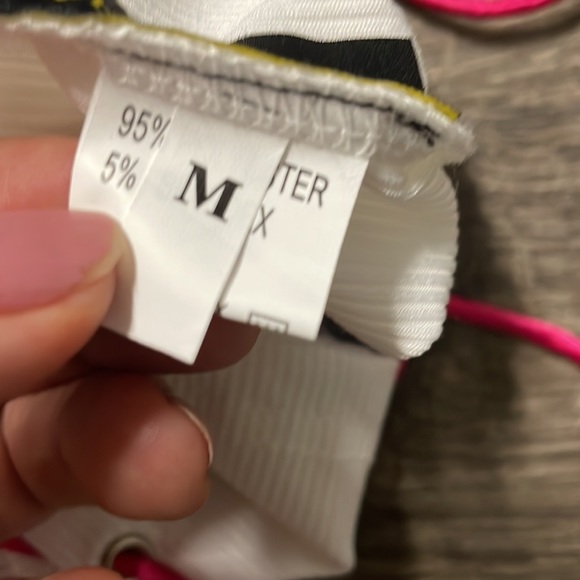 Lace Up Front Crop Tank Top - Picture 8 of 10